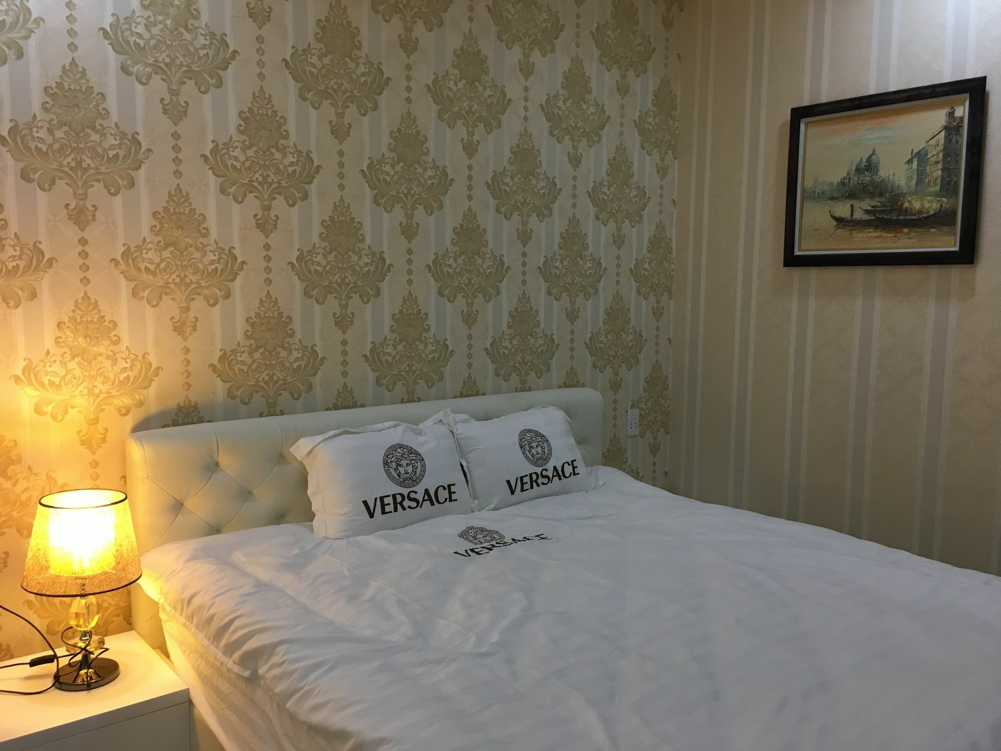 Hotel River View & 2*